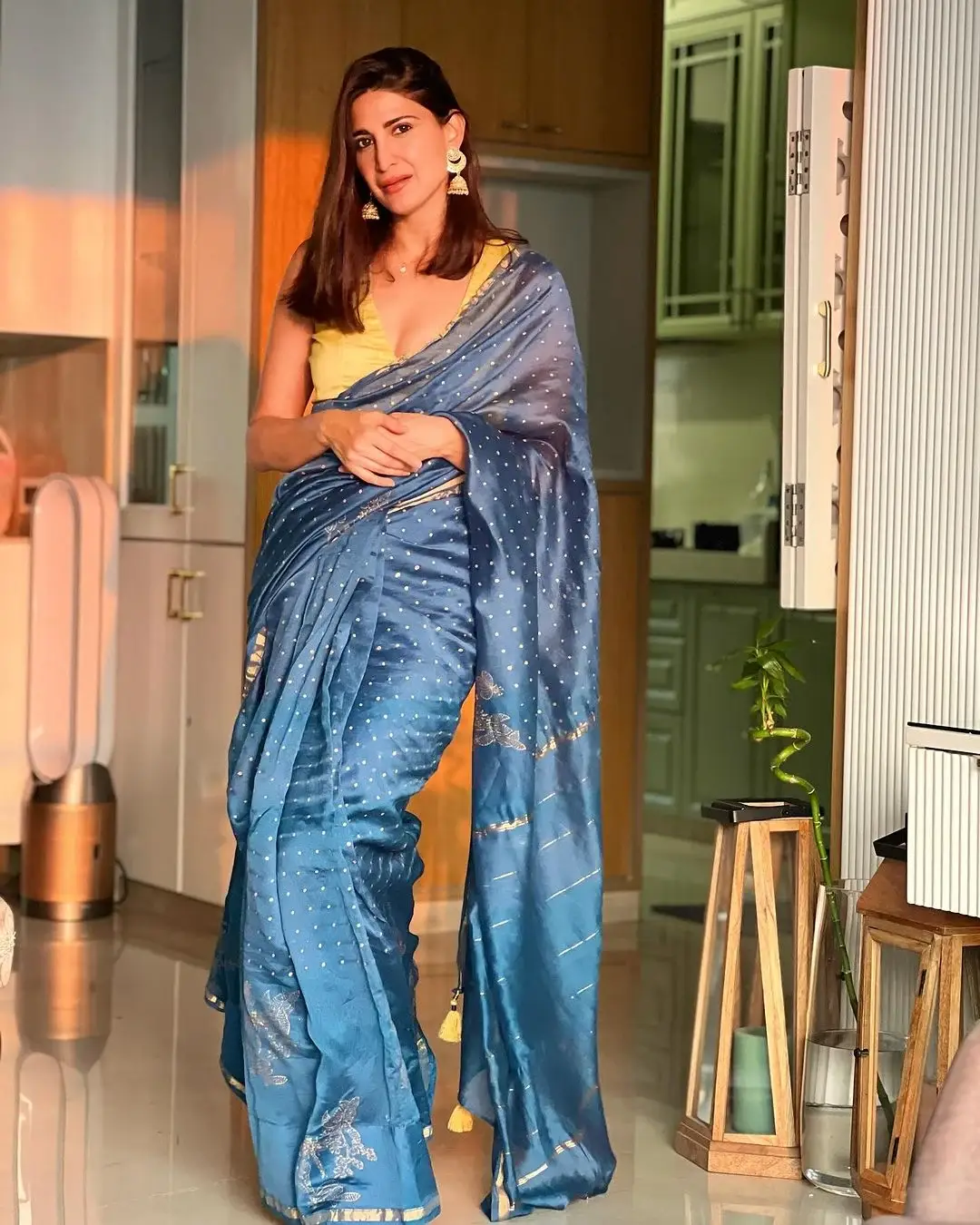 Beautiful Indian Actress Aahana Kumra In Blue Saree